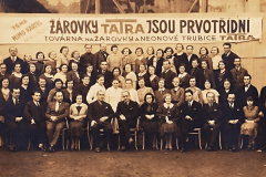 Žárovkárna Tatra, pracovní kolektiv, druhá polovina 30. let, Jindřich a Vojtěch Stach